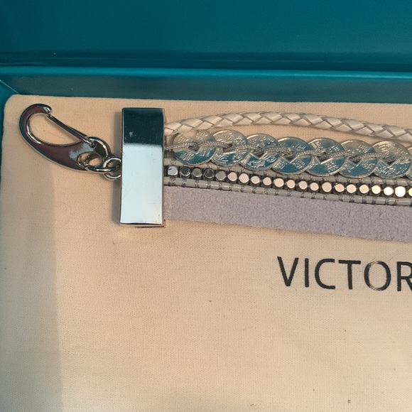 NWT NEW Victoria Emerson bracelet - Picture 3 of 5